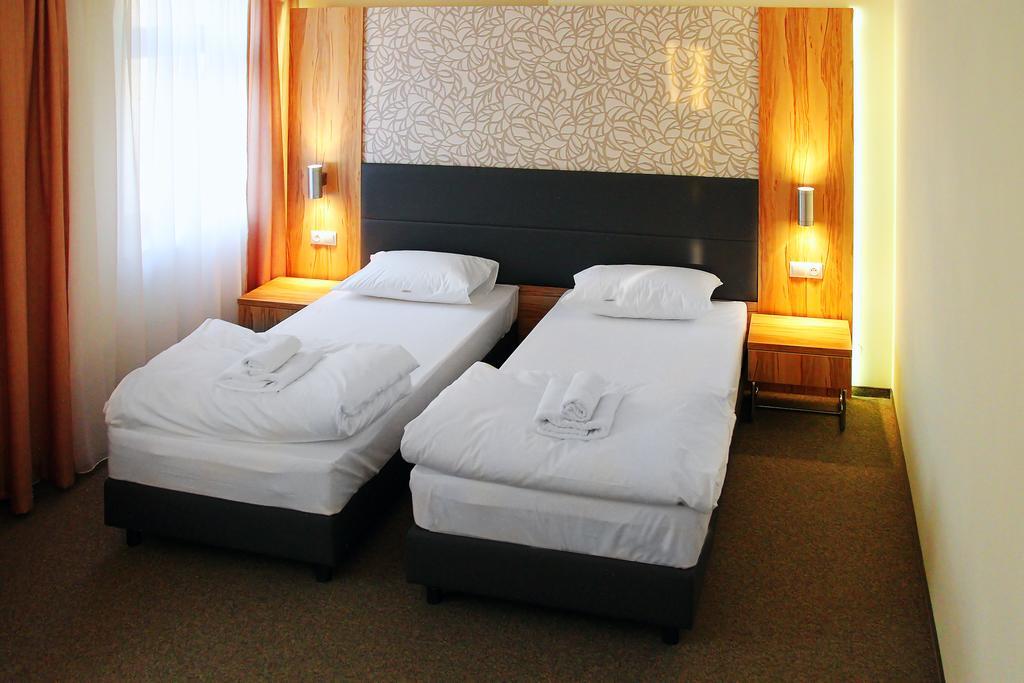 Hotel Przy Baszcie Legnica Oda fotoğraf